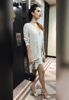 Tara Sutaria feet photo thumbnail