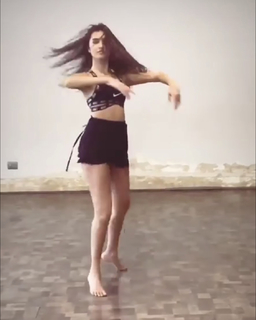 Tara Sutaria feet photo thumbnail