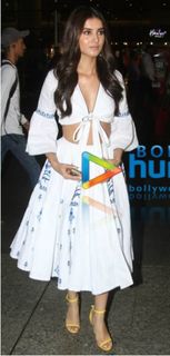Tara Sutaria feet photo thumbnail