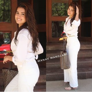 Tara Sutaria feet photo thumbnail