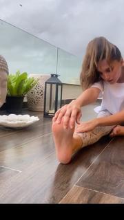 Tara Sutaria feet photo thumbnail