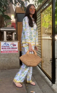 Tara Sutaria feet photo thumbnail