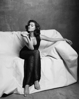 Tara Sutaria feet photo thumbnail