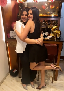 Tara Sutaria feet photo thumbnail