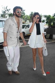 Tara Sutaria feet photo thumbnail