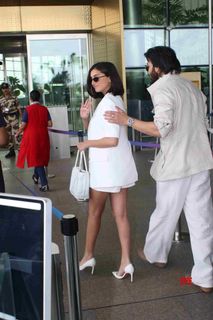 Tara Sutaria feet photo thumbnail