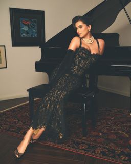 Tara Sutaria feet photo 11