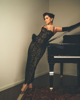 Tara Sutaria feet photo 10