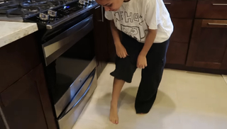 Tara Yummy feet photo thumbnail