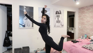 Tara Yummy feet photo thumbnail