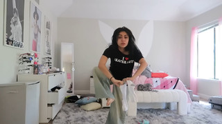 Tara Yummy feet photo thumbnail
