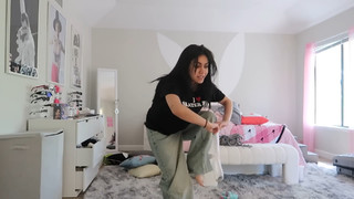 Tara Yummy feet photo thumbnail