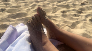 Tara Yummy feet photo thumbnail