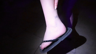 Tara Yummy feet photo thumbnail