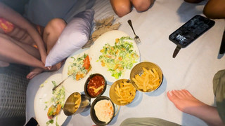 Tara Yummy feet photo thumbnail
