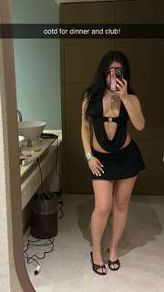 Tara Yummy feet photo thumbnail