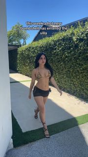 Tara Yummy feet photo thumbnail