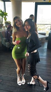 Tara Yummy feet photo thumbnail