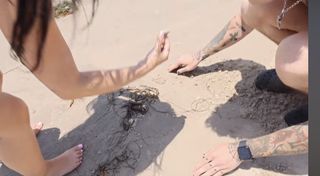 Tara Yummy feet photo 10