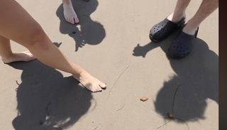 Tara Yummy feet photo 8