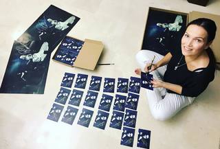 Tarja Turunen feet photo thumbnail