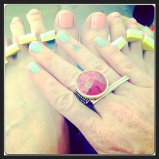 Taryn Manning feet photo thumbnail