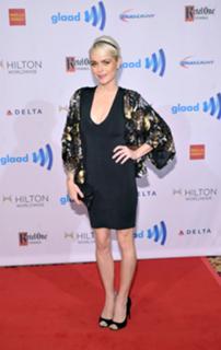 Taryn Manning feet photo thumbnail