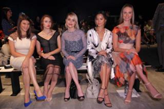 Taryn Manning feet photo thumbnail