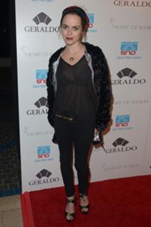 Taryn Manning feet photo thumbnail