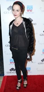 Taryn Manning feet photo thumbnail