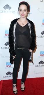 Taryn Manning feet photo thumbnail