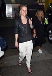 Taryn Manning feet photo thumbnail