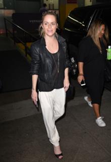 Taryn Manning feet photo thumbnail