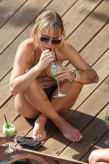 Taryn Manning feet photo thumbnail