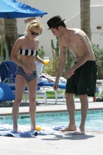 Taryn Manning feet photo thumbnail