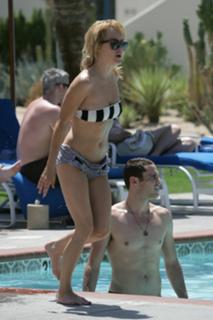 Taryn Manning feet photo thumbnail