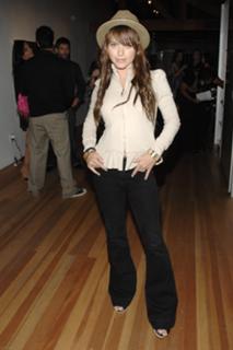 Taryn Manning feet photo thumbnail