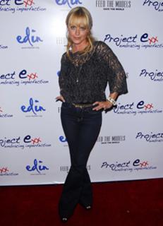 Taryn Manning feet photo thumbnail