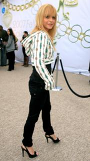 Taryn Manning feet photo thumbnail