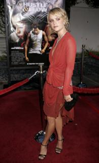 Taryn Manning feet photo thumbnail