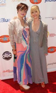 Taryn Manning feet photo thumbnail