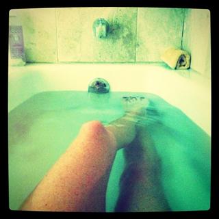 Taryn Manning feet photo thumbnail