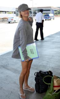 Taryn Manning feet photo thumbnail