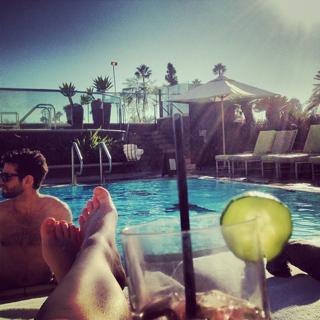 Taryn Southern feet photo thumbnail
