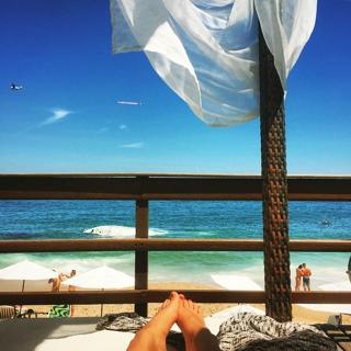 Taryn Southern feet photo thumbnail