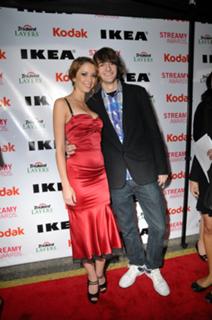Taryn Southern feet photo thumbnail