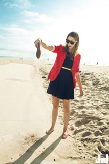 Taryn Southern feet photo thumbnail