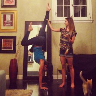 Taryn Southern feet photo thumbnail