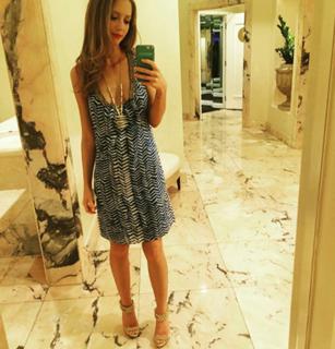 Taryn Southern feet photo thumbnail