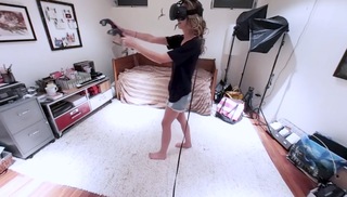 Taryn Southern feet photo thumbnail